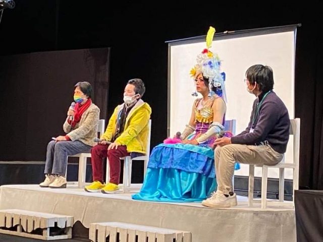 左から市場恵子さん、たかきーとさん、児玉しし丸さん、高谷純