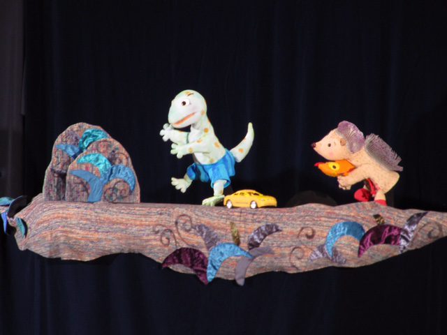 やもはりあそぶ