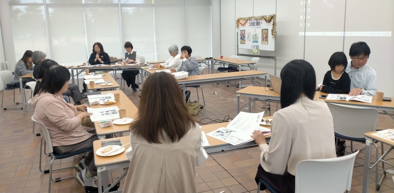 インフルエンザの流行やお仕事、秋の行楽シーズンなどで少人数の総会となりました。