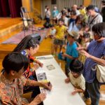 CDやグッズ販売も大行列。サイン&記念撮影で後々まで楽しみは続くよどこまでも