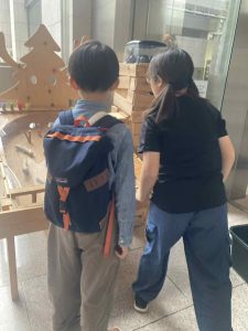 ピンボールゲームで遊んだり、オリジナルガチャやグッズも充実！